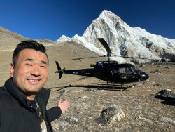 Sam Chui releases new vlog of flight to Everest region